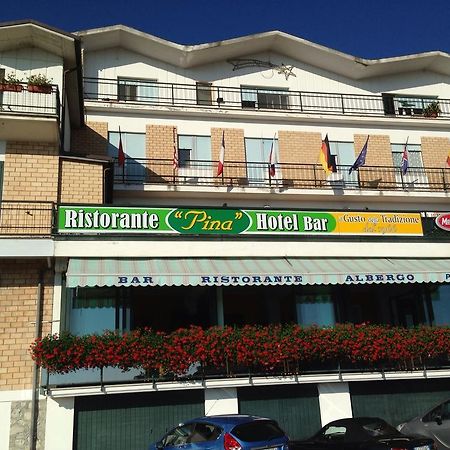 Hotel Pina Ristorante Isola del Gran Sasso dʼItalia Exterior foto